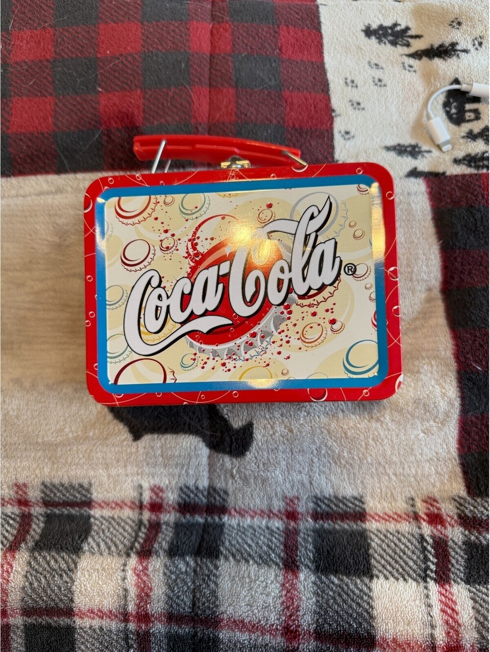 Coca-Cola Mini Tin Lunch Box 2000 Tin Box Company Bottle Cap Design Red Handle